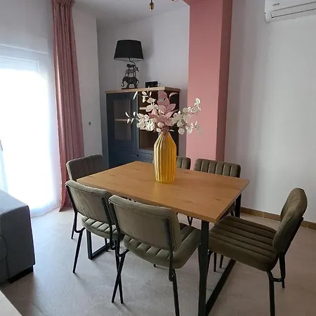 Chloe 2 Apartament *