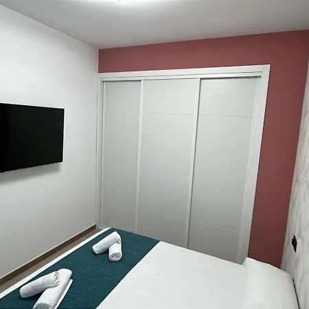 Chloe 2 * بينايدورم