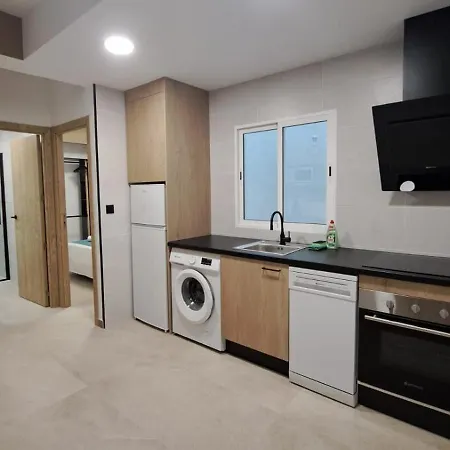 Chloe 2 * بينايدورم